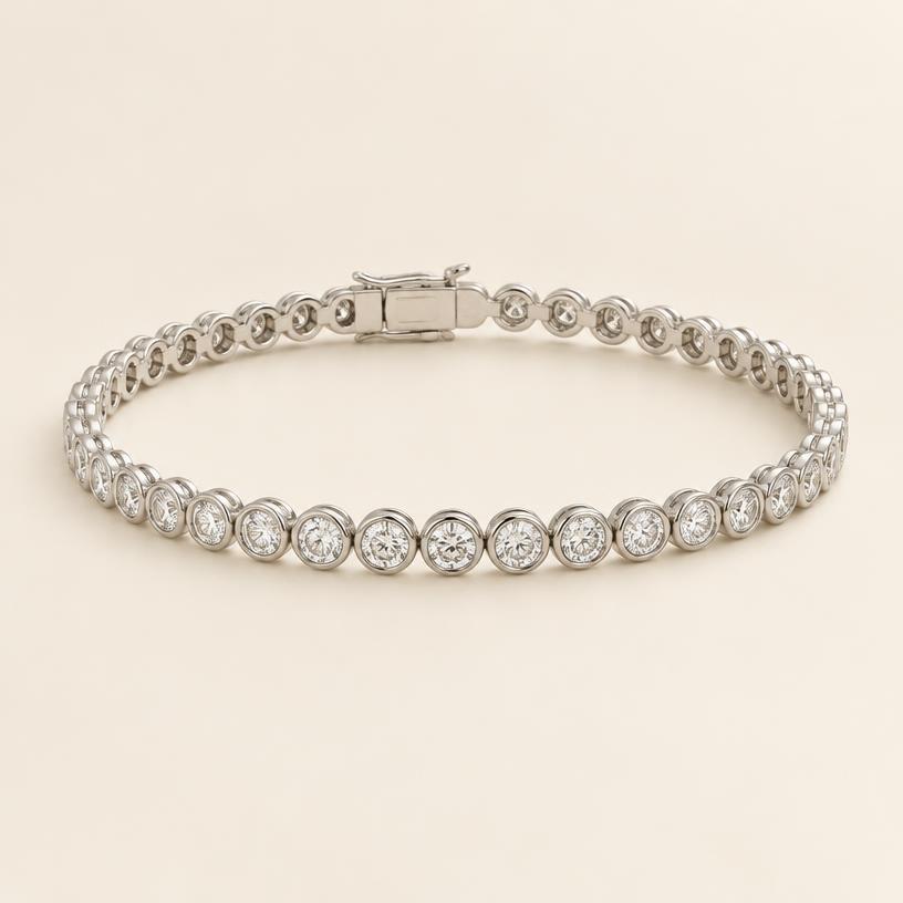 Full piece of the white gold bezel-set tennis bracelet