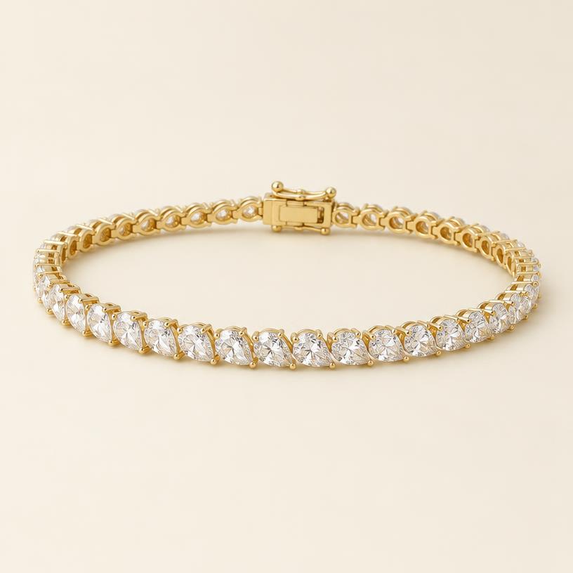 Full piece of the yellow gold pear-cut tennis bracelet